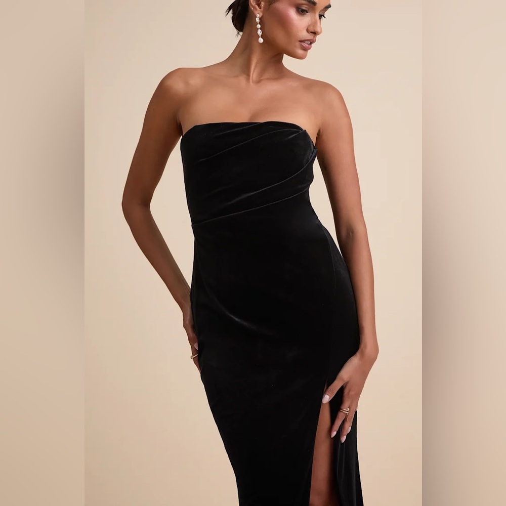 Lulu's NWT Perfectly Captivating Velvet Elegant Black Strapless Evening Gown